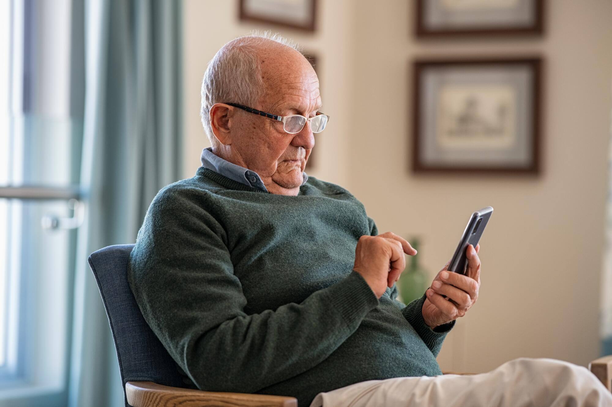 Social Media Privacy Tips for the Elderly